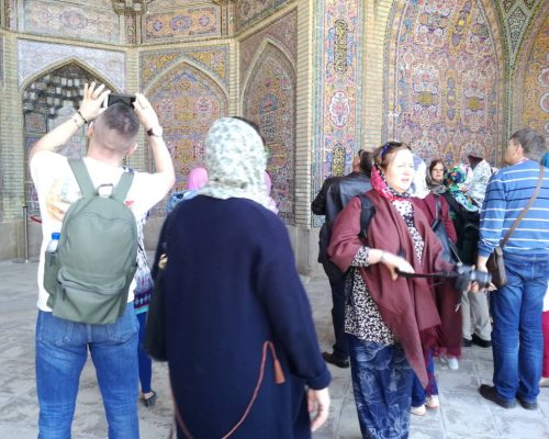 russian-tourists-in-shiraz