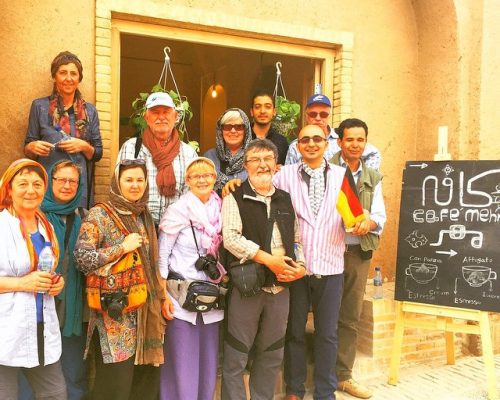 Yazd-family-dinner-music-gathering-tour