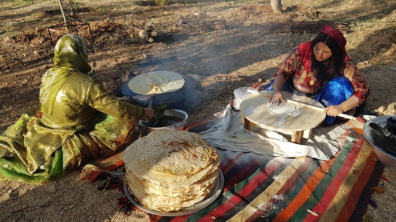 iranian bread that nomads coo